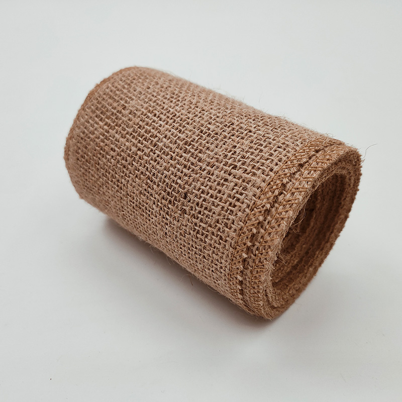 The Benefits and Uses of Synthetic Burlap Fabric